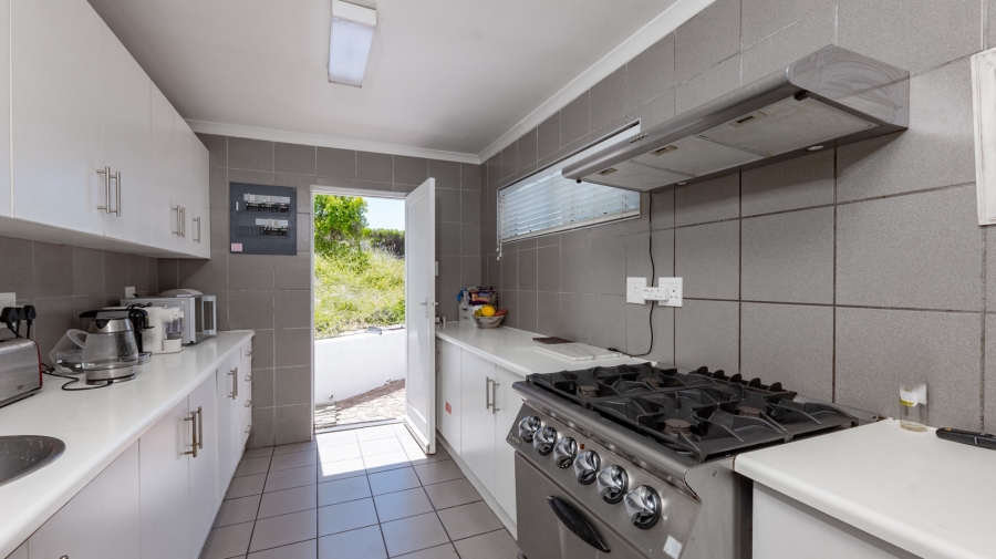 6 Bedroom Property for Sale in Agulhas Western Cape